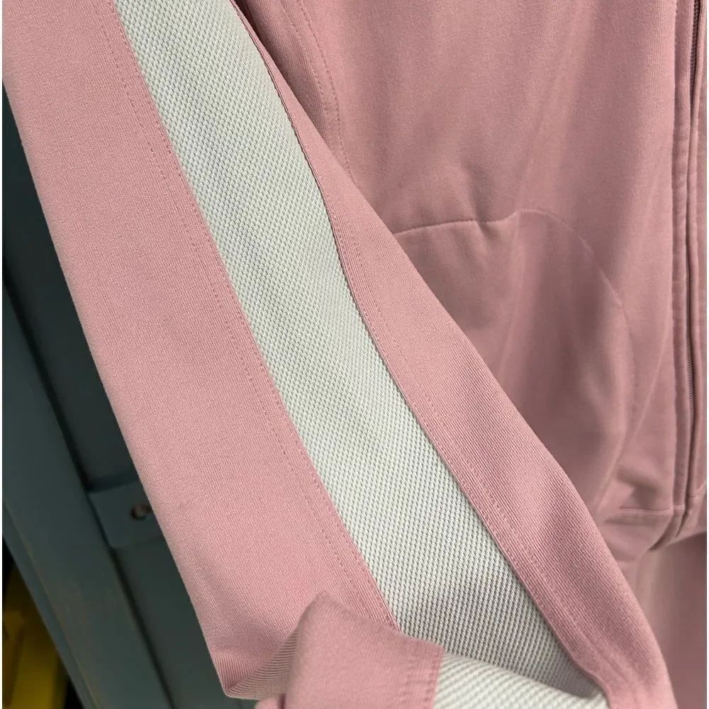 Izod Two Piece Set - Picture 5 of 13